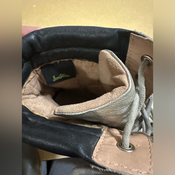 Women's Sam Edelman Caldwell
Duck Boots Grey & Silver Size 8 snow boots - Picture 10 of 14